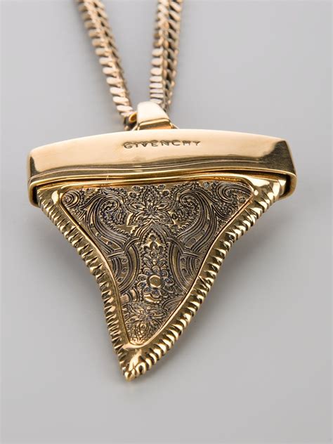 givenchy shark tooth ebay|Givenchy Shark Tooth Necklace Large Paisley Pendant Unisex.